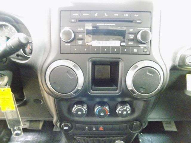 Jeep Wrangler Unlimited 2017 photo 24